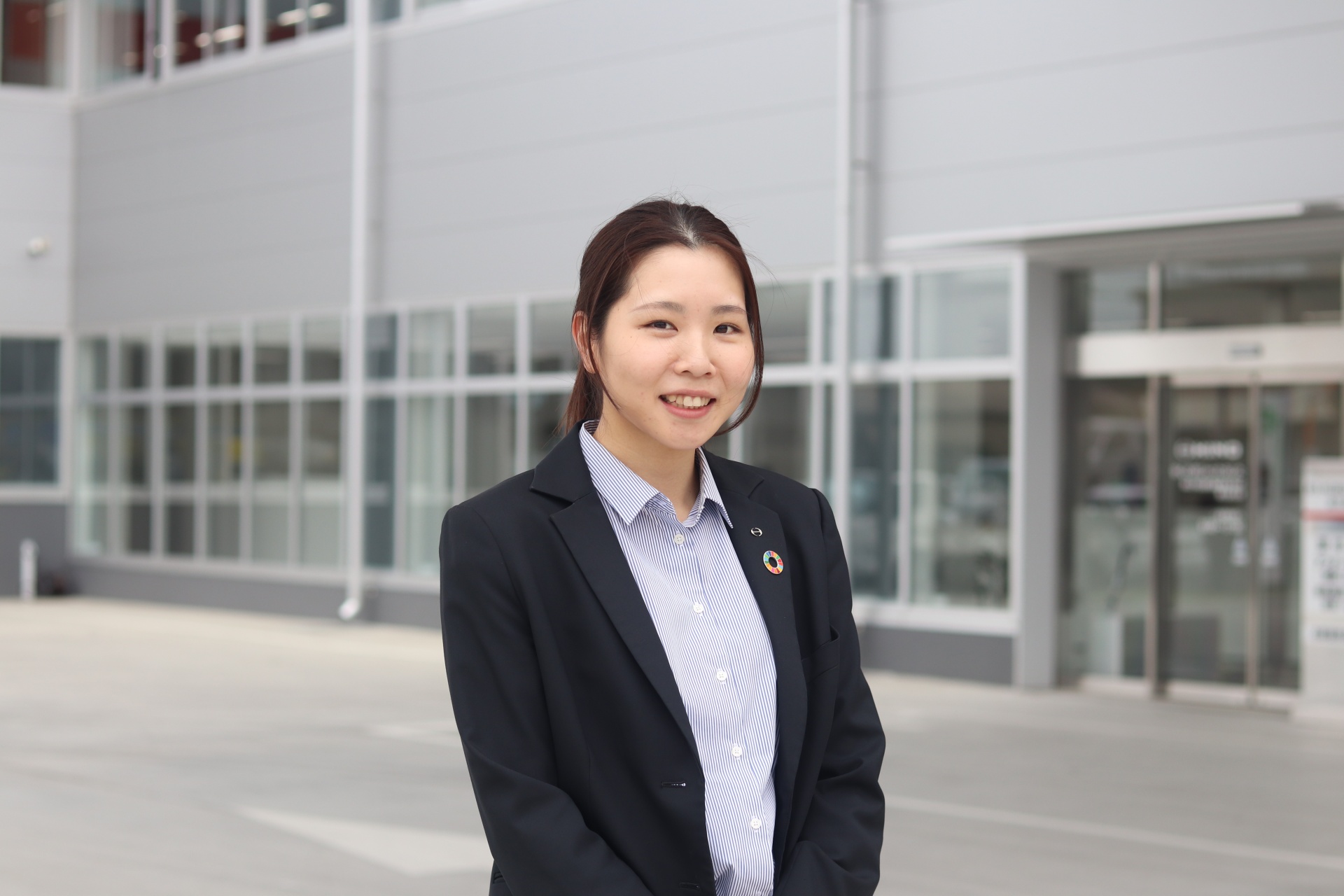 国内大型・中型トラックでシェアトップクラスの日野自動車グループ。オーダーメイドの車輛を提案します