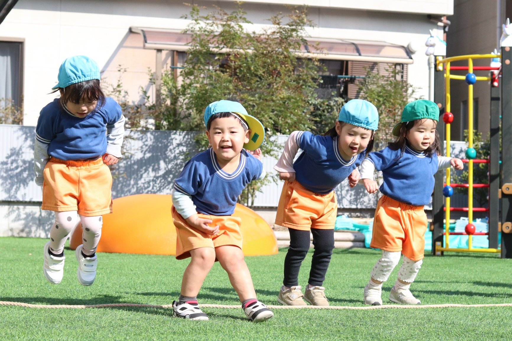 週1日～・1日3時間～可能。育児をしながら働いているスタッフが多く、私生活とのバランスがとれます
