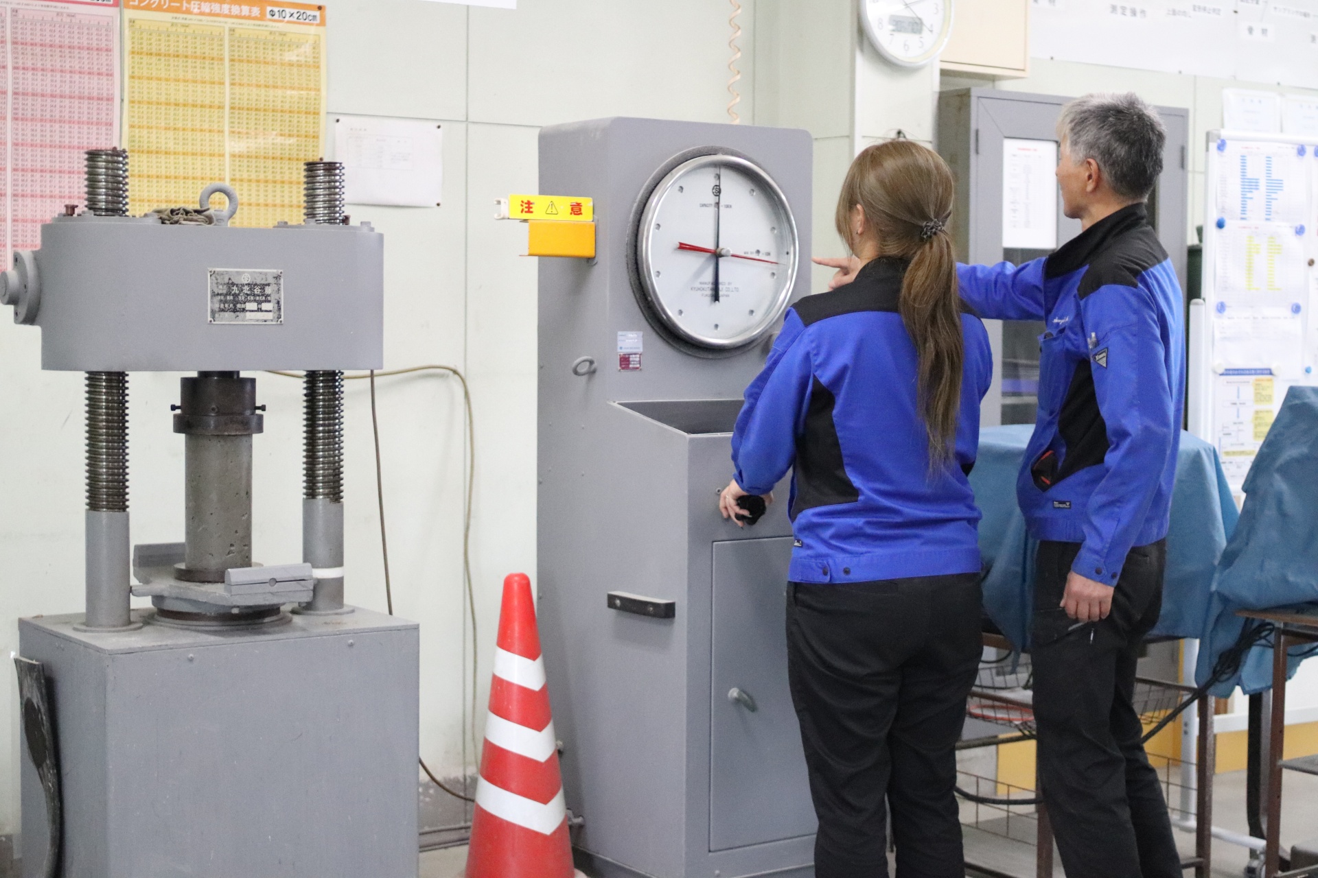 街の基盤を支える生コンクリートの品質管理と試験業務