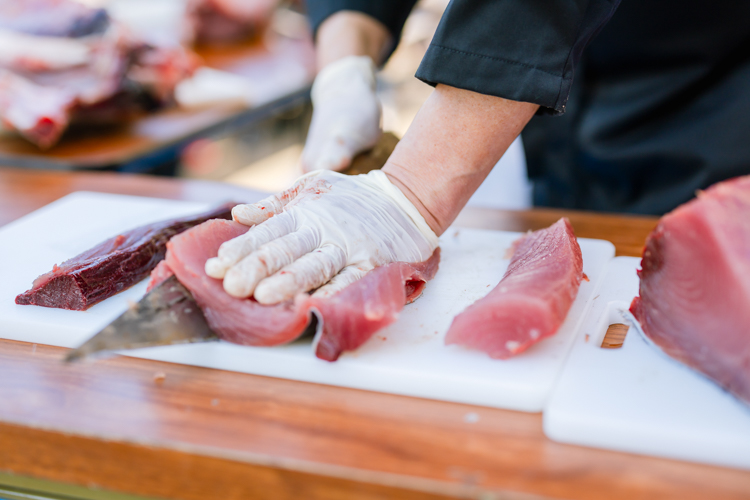 未経験から半年で、プロのマグロ解体師へ