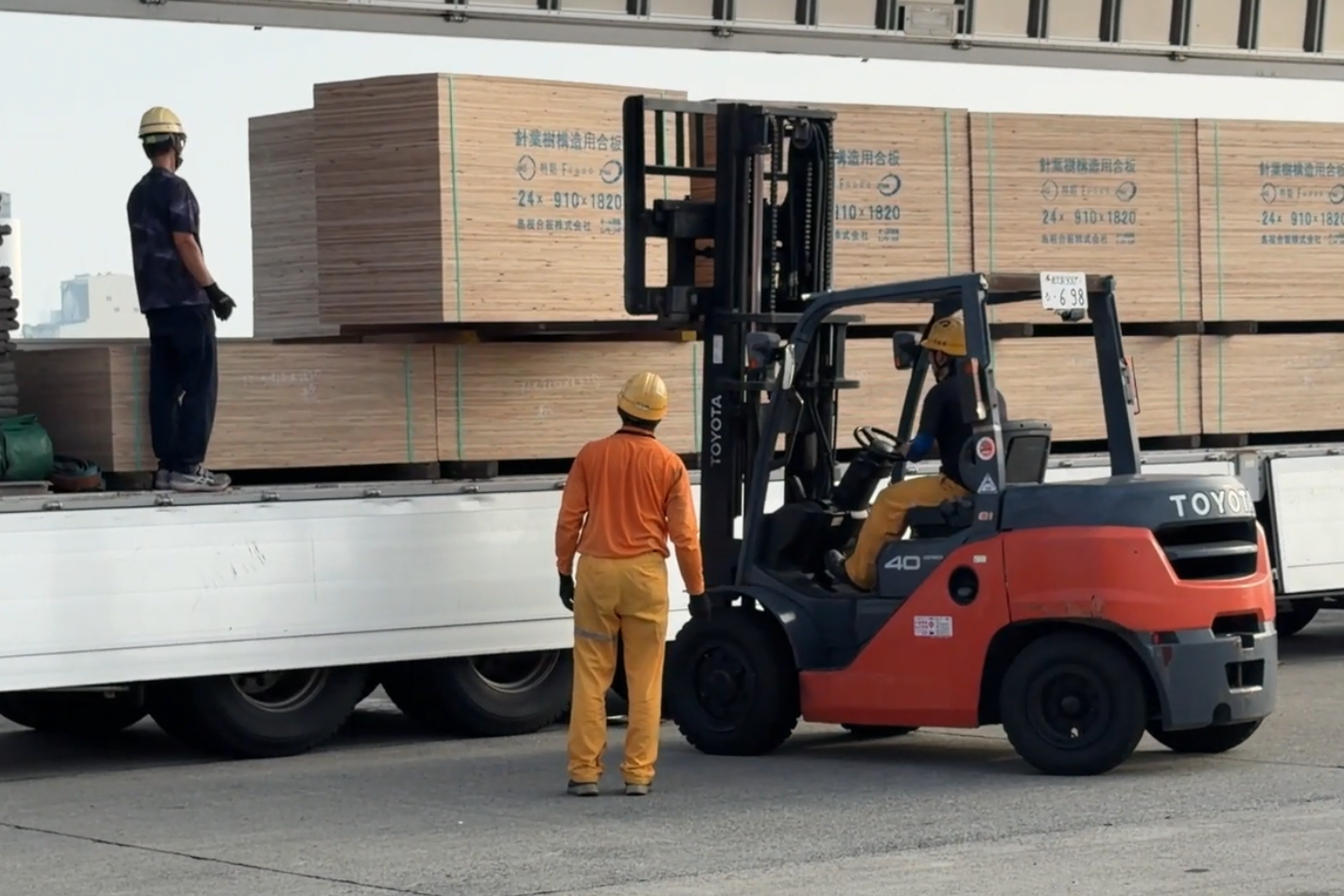 離島の生活を支えるための物流をつなぎます