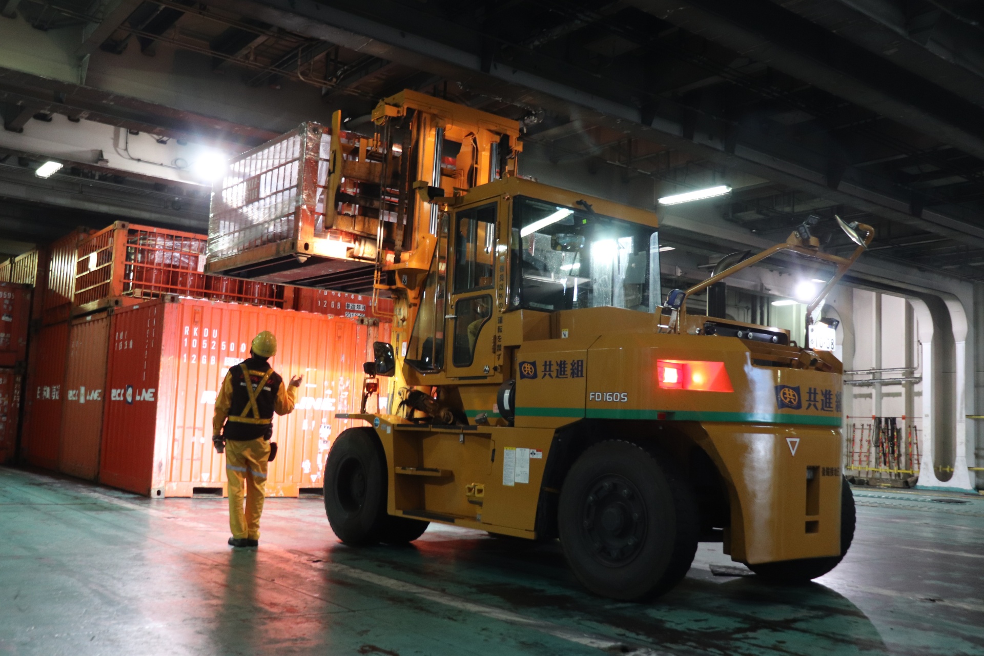 安全と連携が鍵を握るチーム作業です