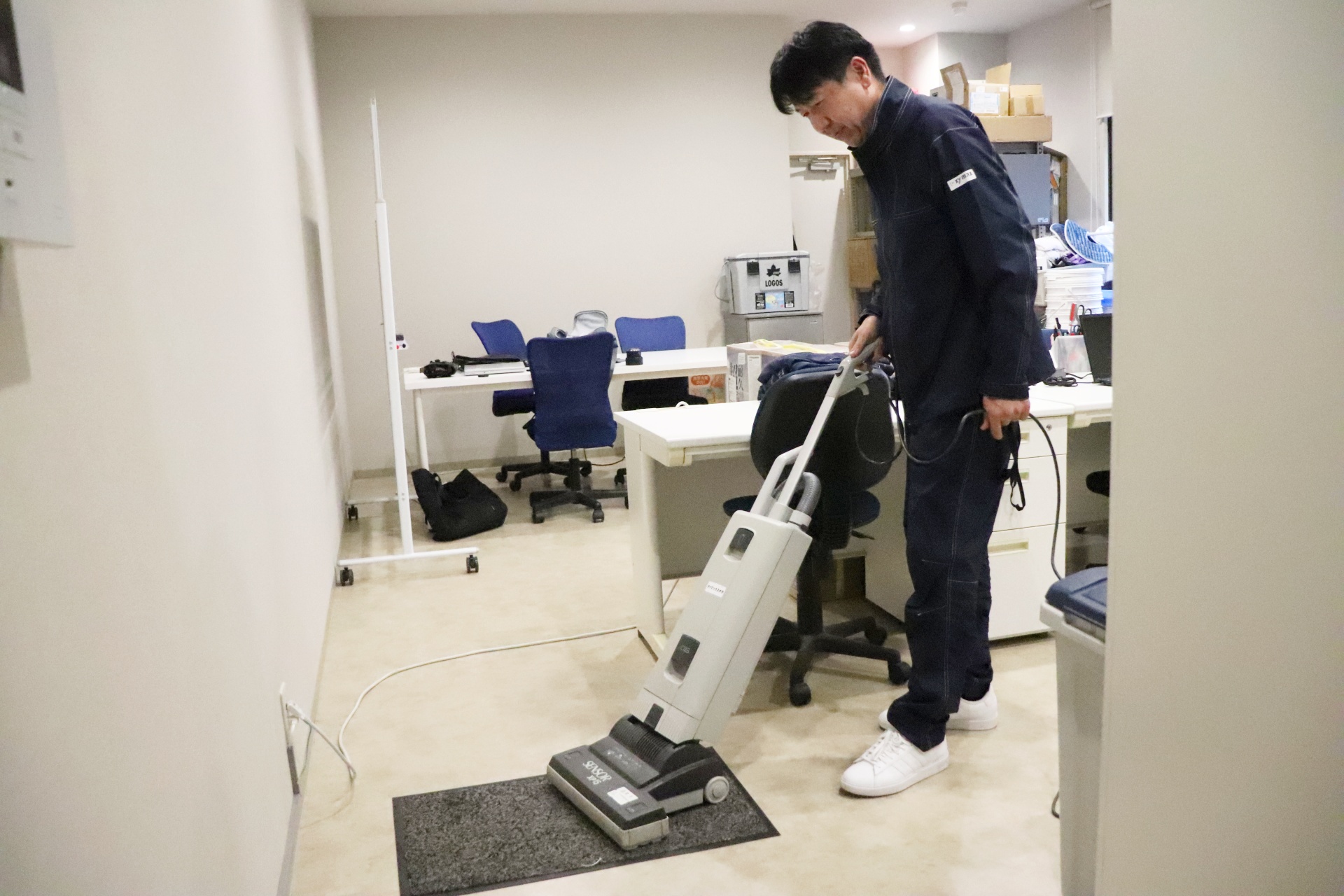 早朝勤務と出張のある働き方