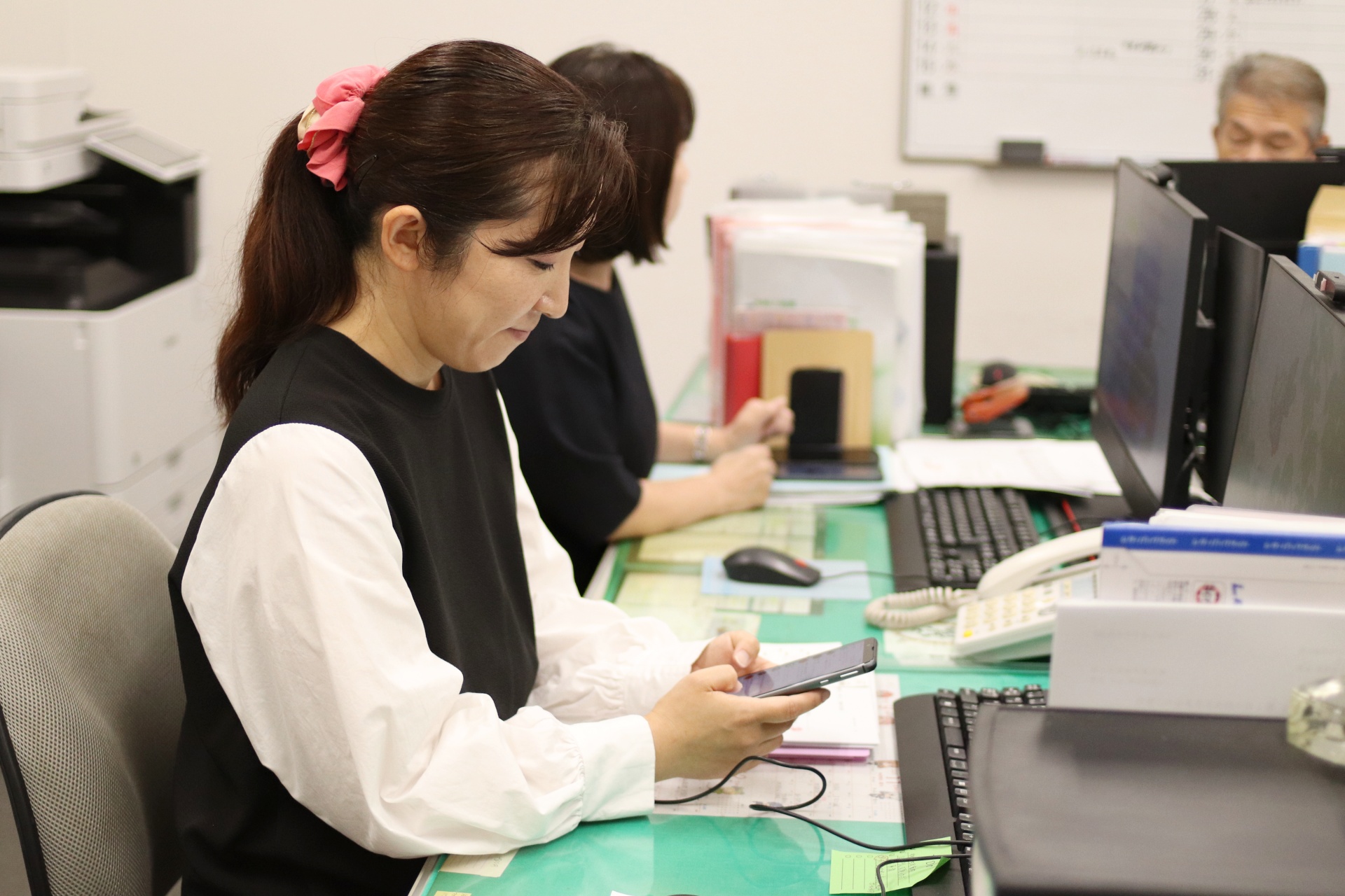 資料作成のデータ確認は、スマートフォンでしています