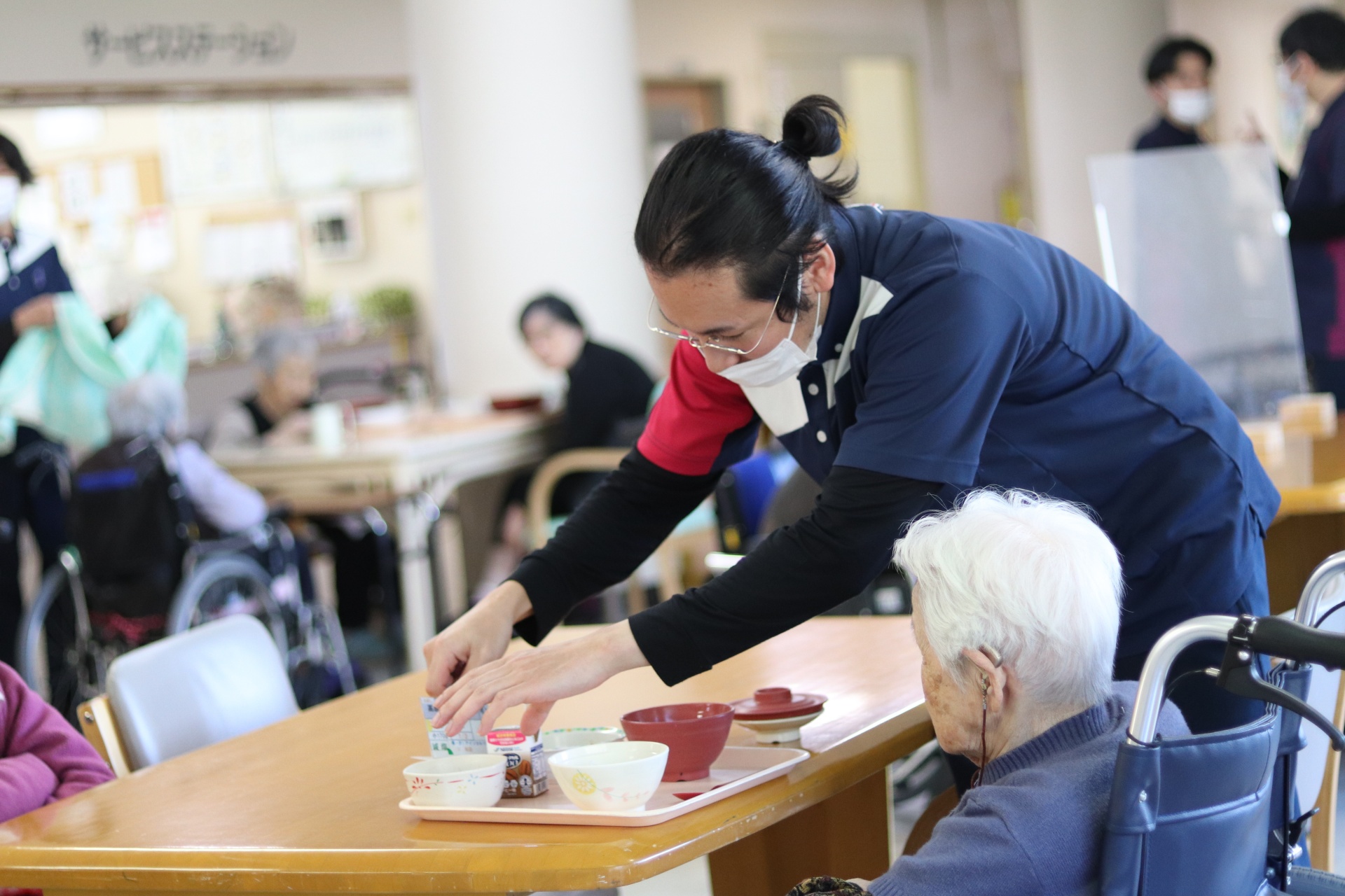 「理学療法士から介護職に転身」スタッフインタビュー