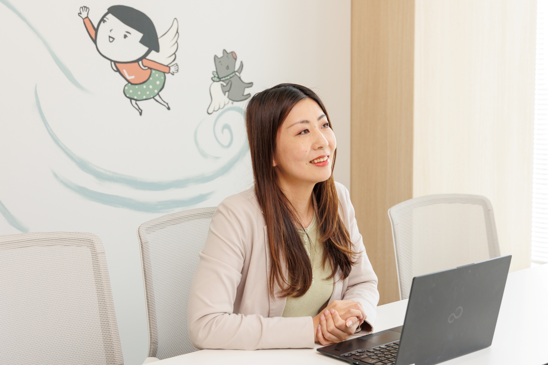 幅広い年代が活躍する職場と全国と繋がる社内風土