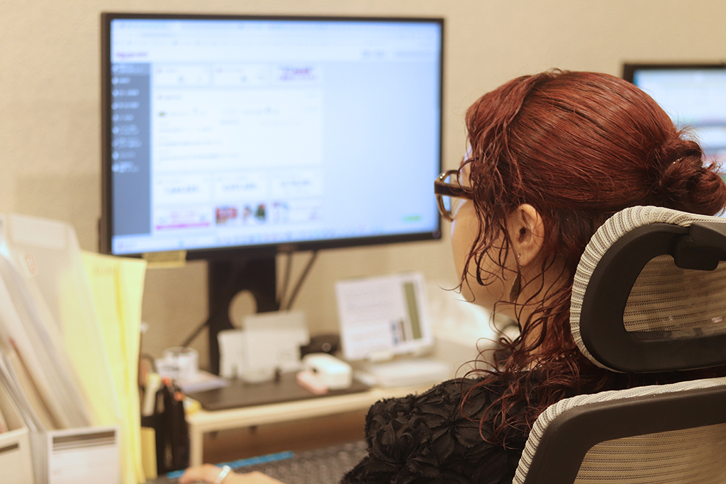 メイン担当と一緒に取り組んでいただきます